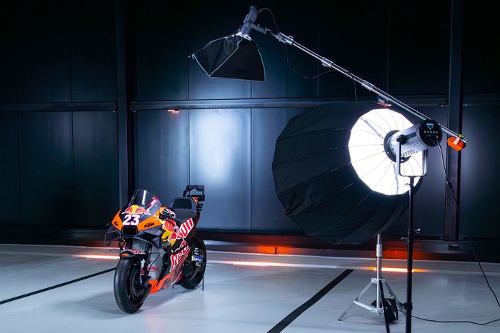 Enea Bastianini, Red Bull KTM Tech3, moto