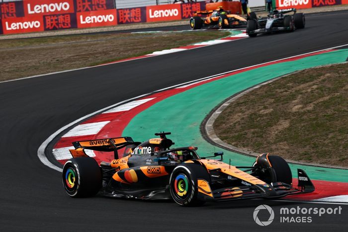 Lando Norris, McLaren, Oscar Piastri, McLaren, George Russell, Mercedes