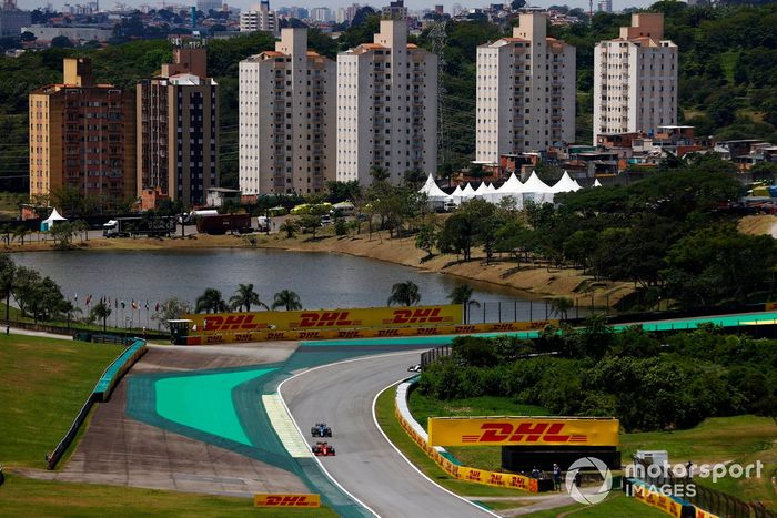 Carlos Sainz Jr., Ferrari SF21, Fernando Alonso, Alpine A521