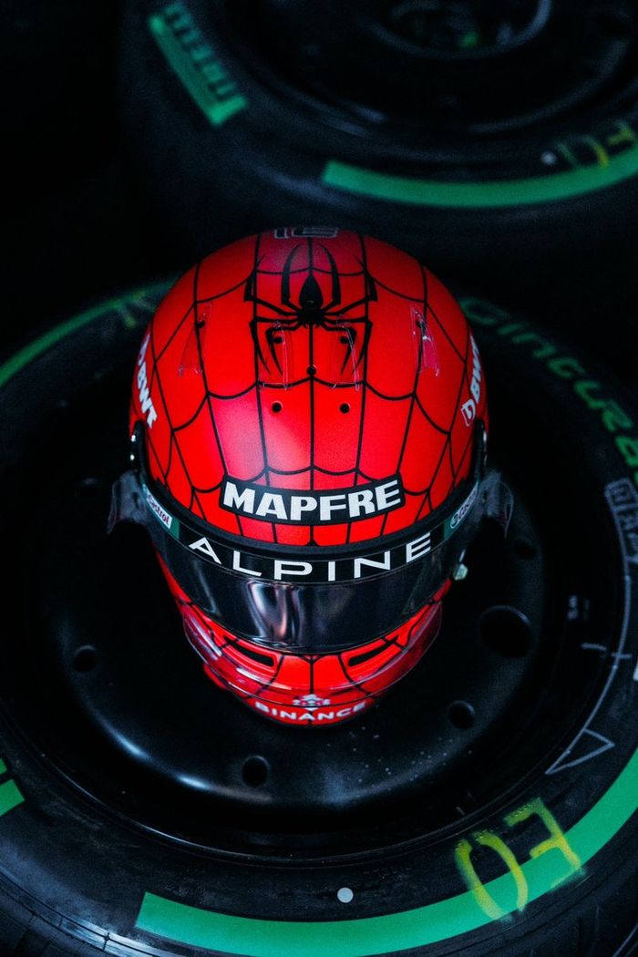 Casco de Esteban Ocon, Alpine, Austin
