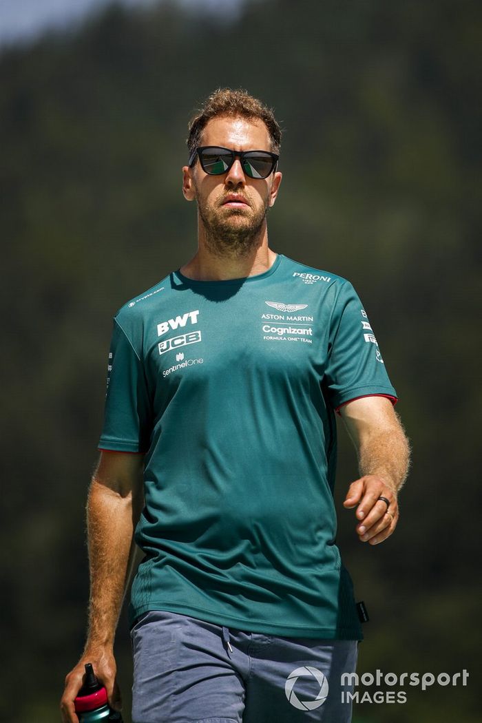 Sebastian Vettel, Aston Martin, recorre la pista del GP de Estiria