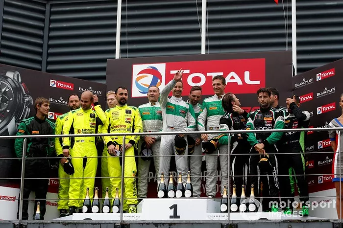 Podio AM: i vincitori #33 Rinaldi Racing Ferrari 488 GT3: Hendrik Still, Christian Hook, Manuel Lauck, Alexander Mattschull, al secondo posto #77 Barwell Motorsport Lamborghini Huracan GT3 2019: Adrian Amstutz, Leonid Matchiski, Patrick Kujala, Richard Abra, al terzo posto #29 Raton Racing by Target Lamborghini Huracan GT3 2019: Stefano Costantini, Antonio Forne Tomas, Christoph Lenz, Alberto Di Folco