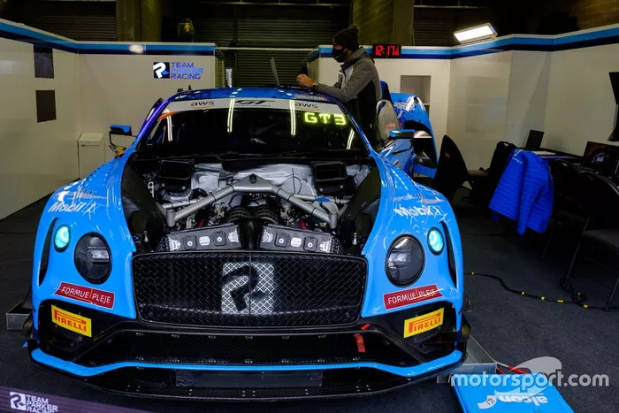 #11 Team Parker Racing Bentley Continental GT3: Nicolai Kjaergaard, Euan McKay, Frank Bird