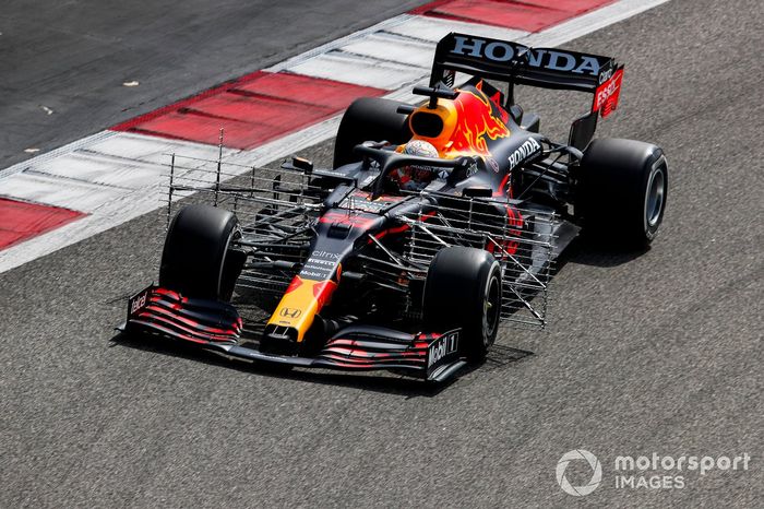 Max Verstappen, Red Bull Racing RB16B 