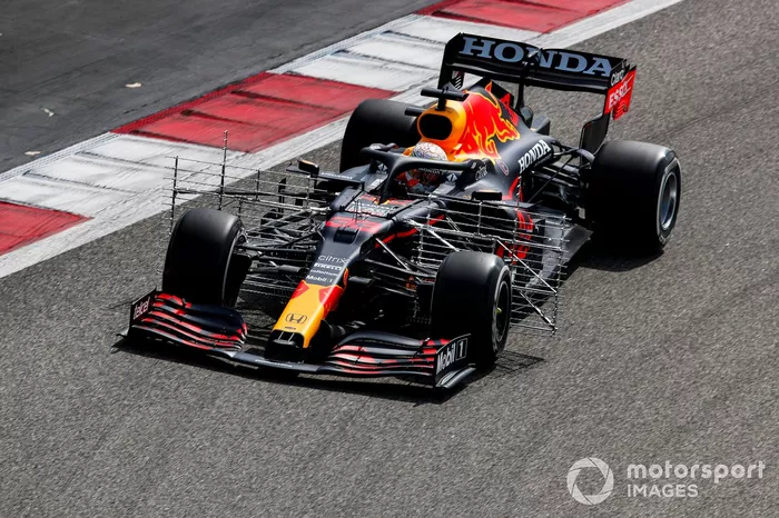 Max Verstappen, Red Bull Racing RB16B 