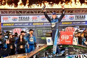 Kevin Harvick, Stewart-Haas Racing, Ford Mustang Busch Beer / Ducks Unlimited