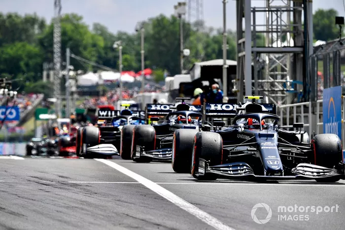Pierre Gasly, AlphaTauri AT02, Yuki Tsunoda, AlphaTauri AT02, Nicholas Latifi, Williams FW43B