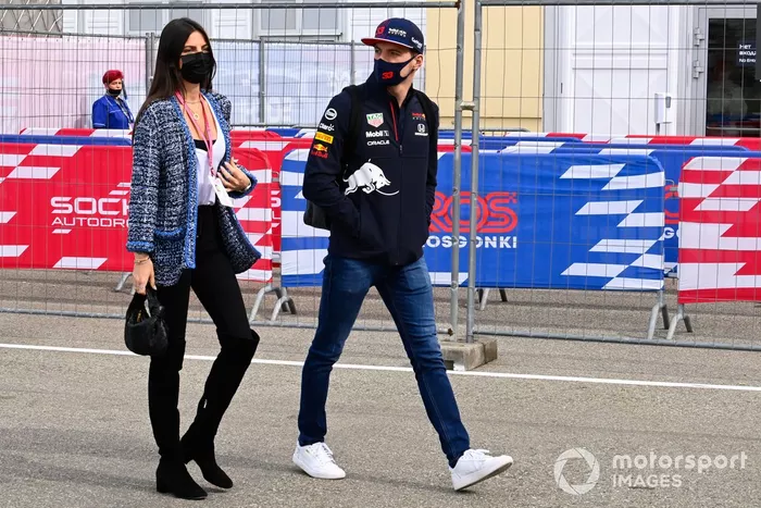Max Verstappen, Red Bull Racing e Kelly Piquet