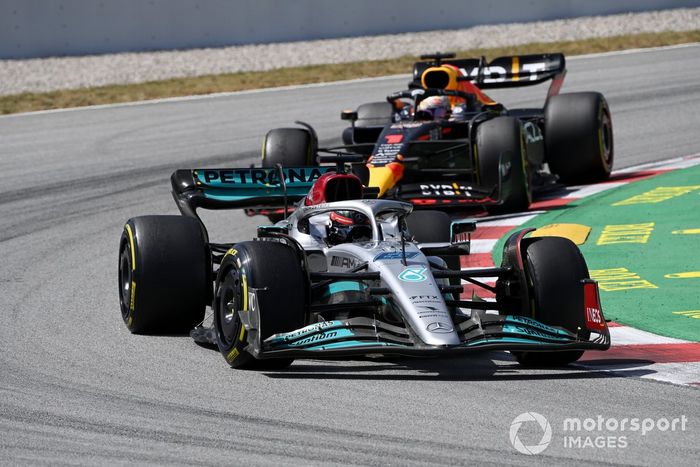 George Russell, Mercedes W13, Max Verstappen, Red Bull Racing RB18