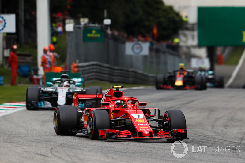 2. Kimi Raikkonen, Ferrari SF71H, leads Lewis Hamilton, Mercedes AMG F1 W09