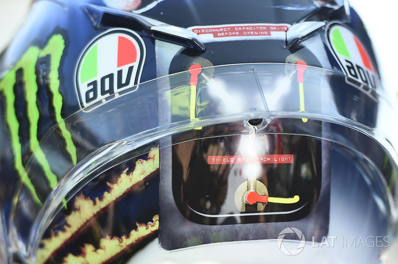 Valentino Rossi, Yamaha Factory Racing, helmet