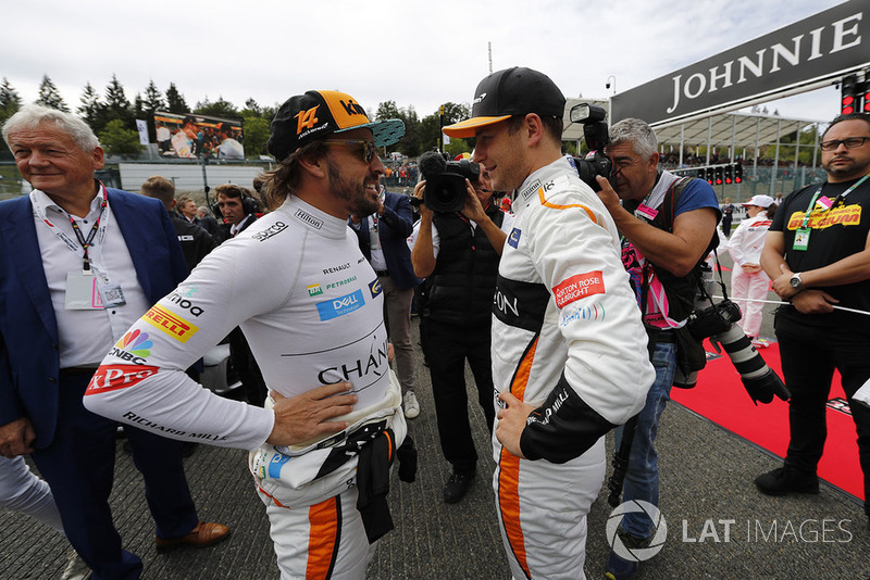 Fernando Alonso, McLaren, y Stoffel Vandoorne, McLaren