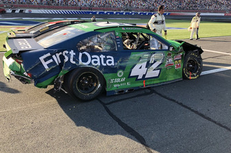 Unfallauto von Kyle Larson, Chip Ganassi Racing, Chevrolet Camaro Clover/First Data