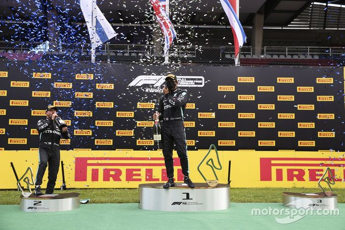 Podio: ganador de la carrera Lewis Hamilton, Mercedes-AMG Petronas F1, segundo lugar Valtteri Bottas, Mercedes-AMG Petronas F1 