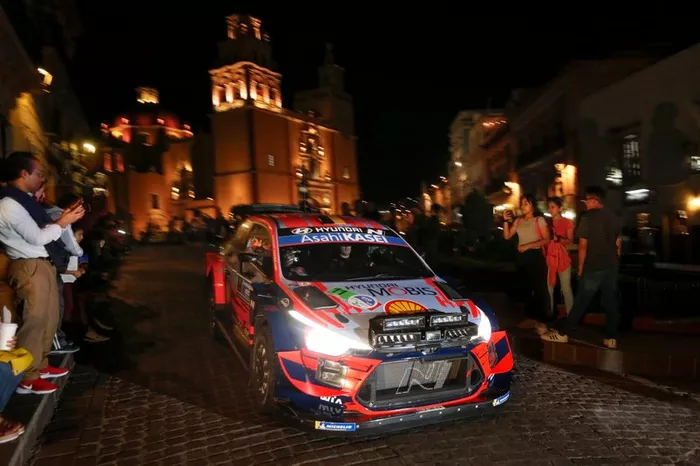Thierry Neuville, Nicolas Gilsoul, Hyundai Motorsport Hyundai i20 Coupe WRC