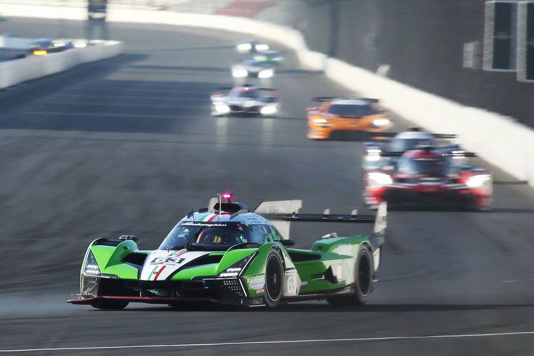 #63 Iron Lynx Lamborghini SC63: Matteo Cairoli, Andrea Caldarelli, Romain Grosjean