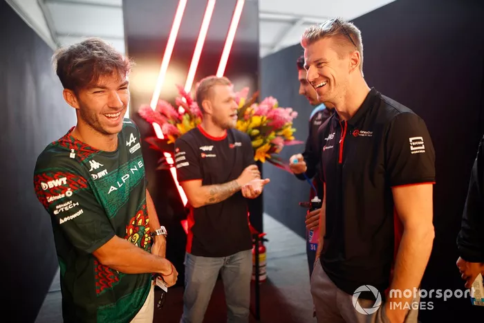 Esteban Ocon, Alpine F1 Team, con Kevin Magnussen, Haas F1 Team, Pierre Gasly, Alpine F1 Team, Nico Hulkenberg, Haas F1 Team