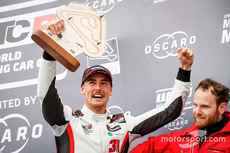 Podio: Kevin Ceccon, Team Mulsanne Alfa Romeo Giulietta TCR