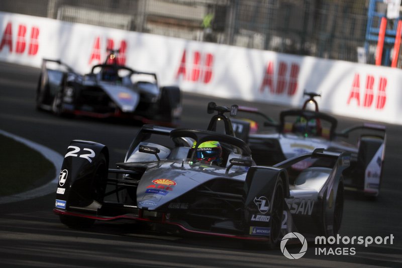 Oliver Rowland, Nissan e.Dams, Nissan IMO1 precede Lucas Di Grassi, Audi Sport ABT Schaeffler, Audi e-tron FE05