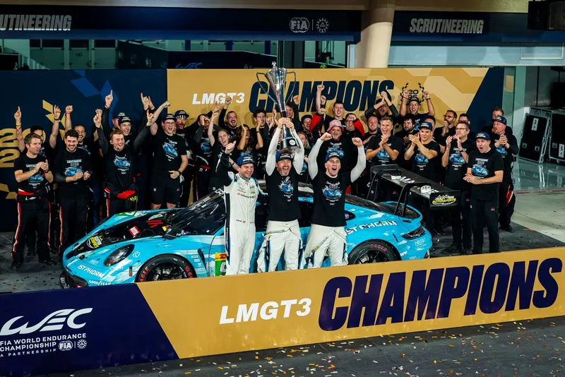 #92 Manthey 1St Phorm Porsche 911 GT3 R LMGT3 : Ryan Hardwick, Riccardo Pera, Richard Lietz