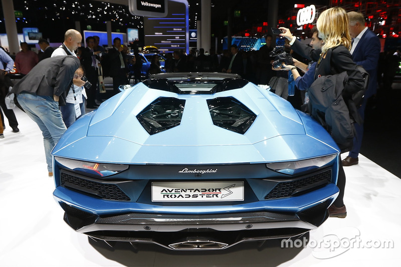 Lamborghini Aventador S Roadster