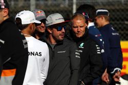 Lewis Hamilton, Mercedes AMG F1, Carlos Sainz Jr., Scuderia Toro Rosso, Fernando Alonso, McLaren and Valtteri Bottas, Mercedes AMG F1