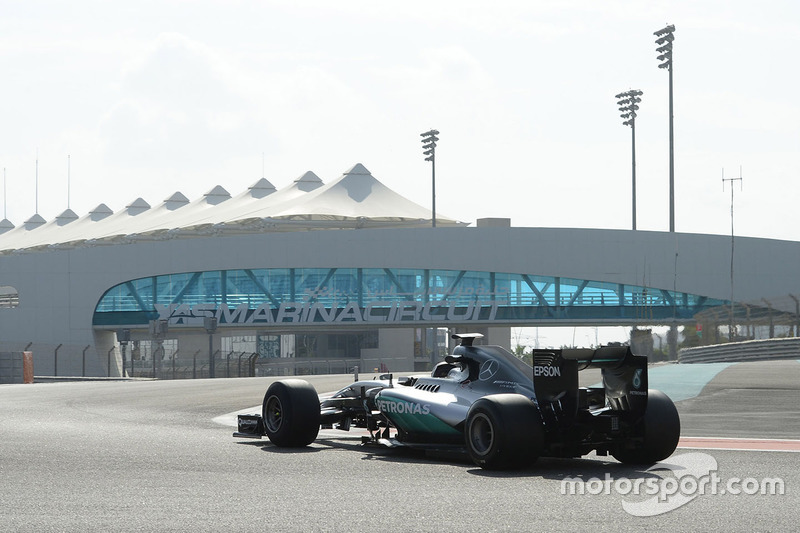 Pascal Wehrlein, Mercedes AMG F1 prueba los nuevos neumáticos Pirelli de 2017