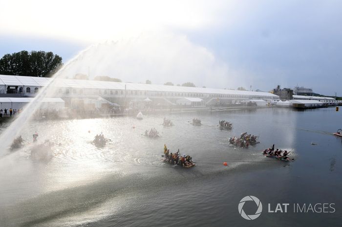 La carrera de balsas