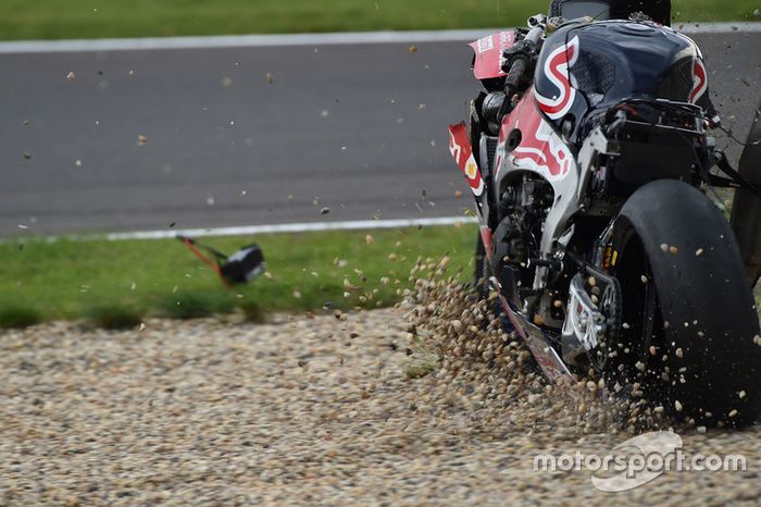 Choque de Stefan Bradl, Honda World Superbike Team