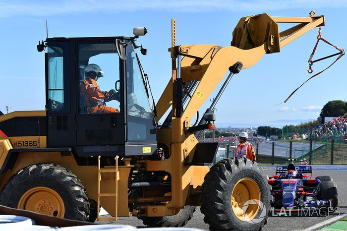 Carlos Sainz Jr., Scuderia Toro Rosso STR12 se retira de la carrera