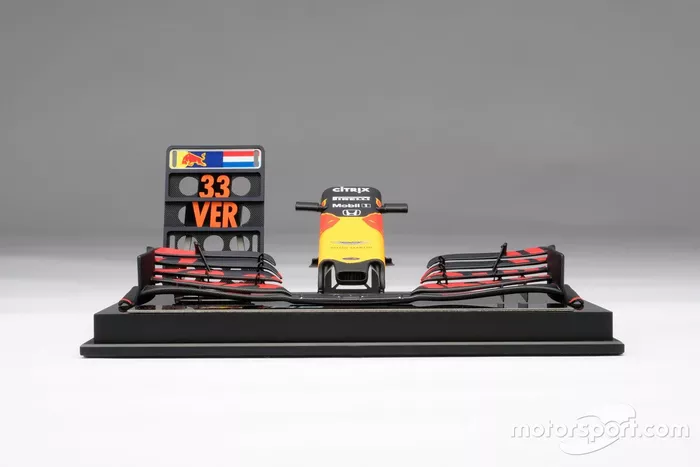 Amalgam RB15 neus schaal 1:12, Max Verstappen