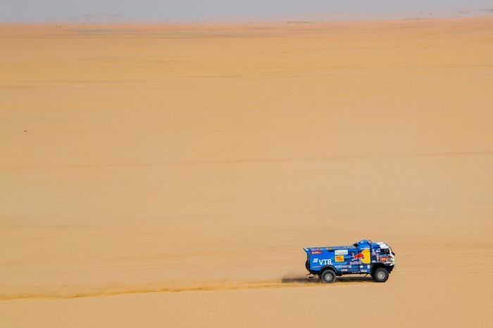 #501 Team KAMAZ Master: Dmitry Sotnikov, Ruslan Akhmadeev, Ilgiz Akhmetzianov