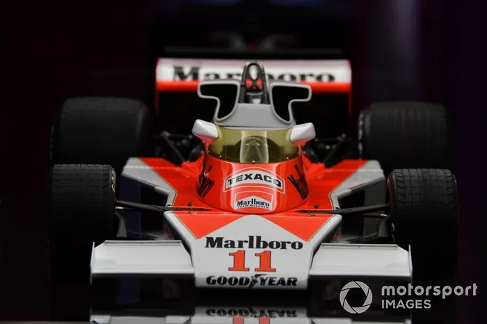 El McLaren M23 a escala