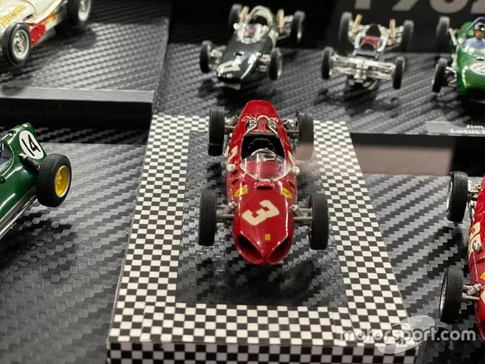 Colección de coches miniatura de F1