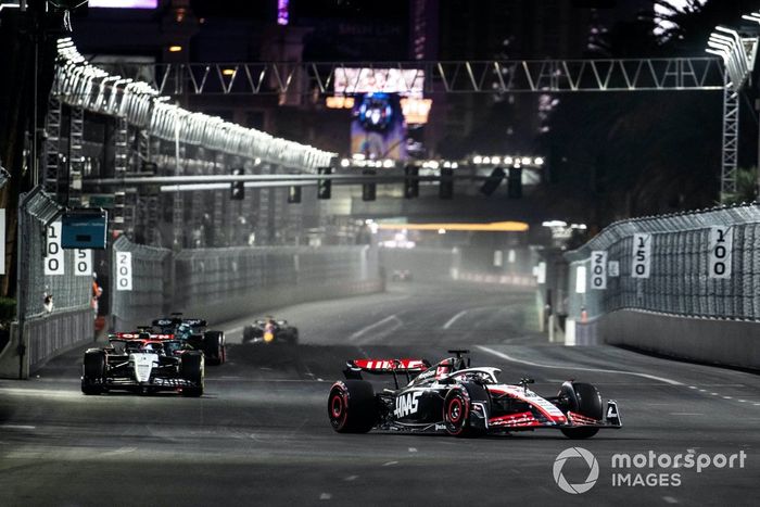 Kevin Magnussen, Haas VF-23, Daniel Ricciardo, AlphaTauri AT04
