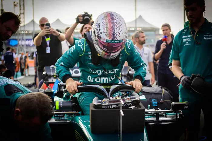 Sebastian Vettel, Aston Martin AMR22