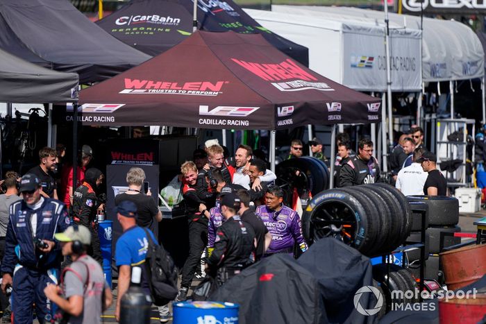 #70 inception racing McLaren 720S GT3: Brendan Iribe, Frederik Schandorff