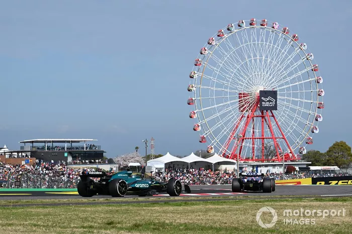 Lance Stroll, Aston Martin AMR24 et Yuki Tsunoda, VCARB 01