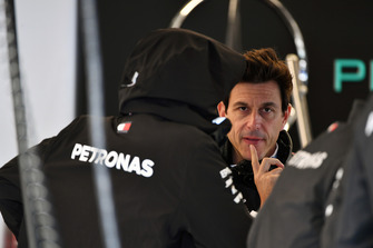 Lewis Hamilton, Mercedes AMG F1 et Toto Wolff, directeur de Mercedes AMG F1