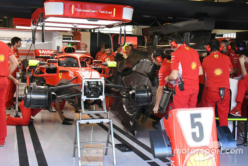 Suasana garasi Ferrari