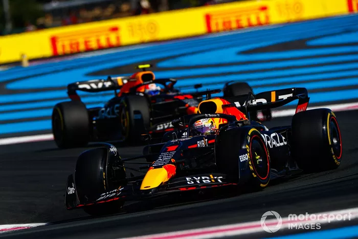 Max Verstappen, Red Bull Racing RB18, Sergio Pérez, Red Bull Racing RB18