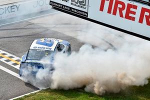 Race winner Chase Elliott, Hendrick Motorsports, Chevrolet Camaro