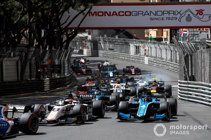 Christian Lundgaard, ART Grand Prix e Felipe Drugovich, Uni-Virtuosi alla partenza della gara