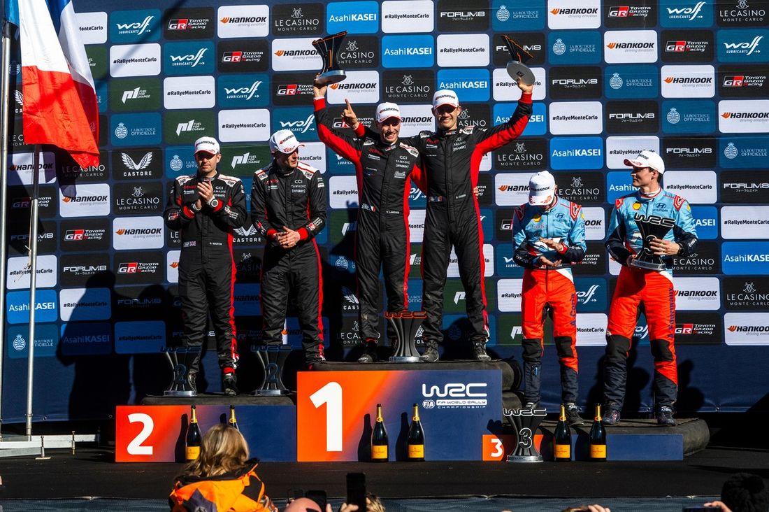 Podio: Ganador Sébastien Ogier, Vincent Landais, Toyota Gazoo Racing WRT Toyota GR Yaris Rally1, segundo puesto Elfyn Evans, Scott Martin, Toyota Gazoo Racing WRT Toyota GR Yaris Rally1, tercer puesto Adrien Fourmaux, Alexandre Coria, Hyundai World Rally 