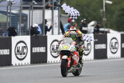 Il vincitore della gara Cal Crutchlow, Team LCR Honda
