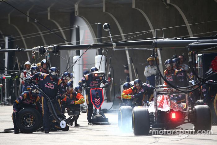 China: De nuevo en los puntos, pero detrás de Verstappen