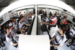 Дженсон Баттон, McLaren, Фернандо Алонсо, McLaren и Рон Деннис, руководитель McLaren