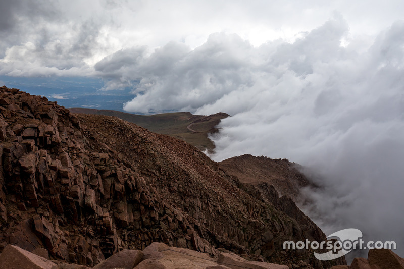 Des nuages au-dessus de Pikes Peak