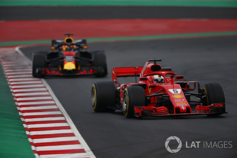 Sebastian Vettel, Ferrari SF71H, Max Verstappen, Red Bull Racing RB14