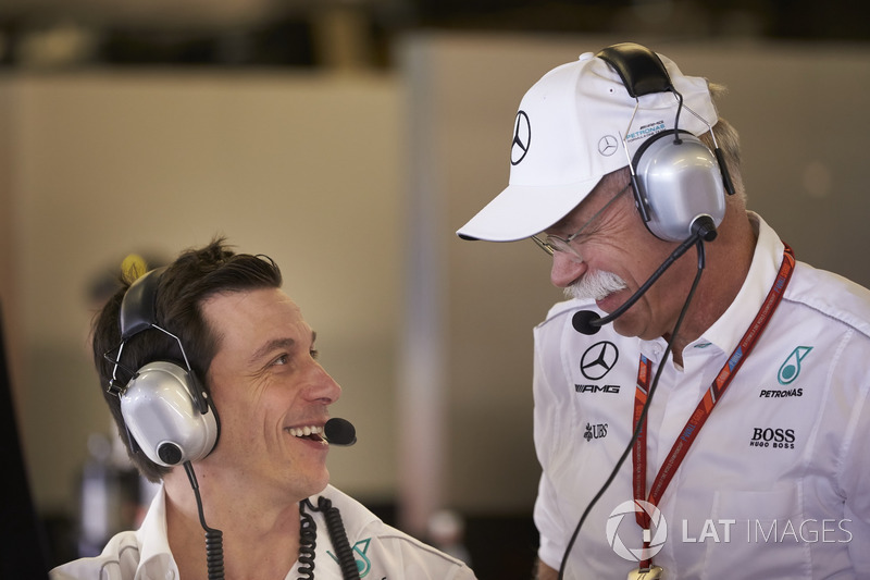 Toto Wolff, director de Mercedes AMG F1 y Dr Dieter Zetsche, CEO, Mercedes Benz